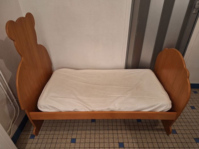 Meubles pour chambre bébé : lit armoire commode fait par un ébéniste - photo numéro 6