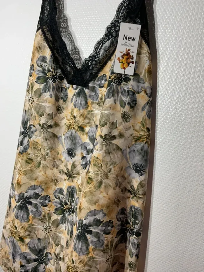Débardeur femme taille unique (46*52)- E&F - neuf avec étiquette - photo numéro 2