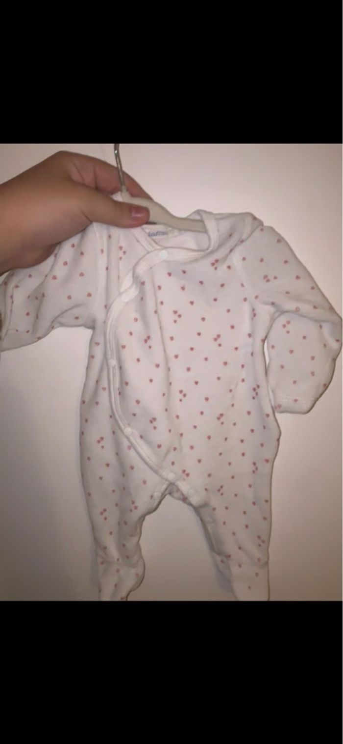 Ensemble gigoteuse et pyjama