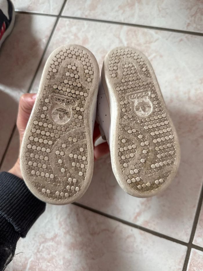 Basket adidas Stan smith taille 22 - photo numéro 3