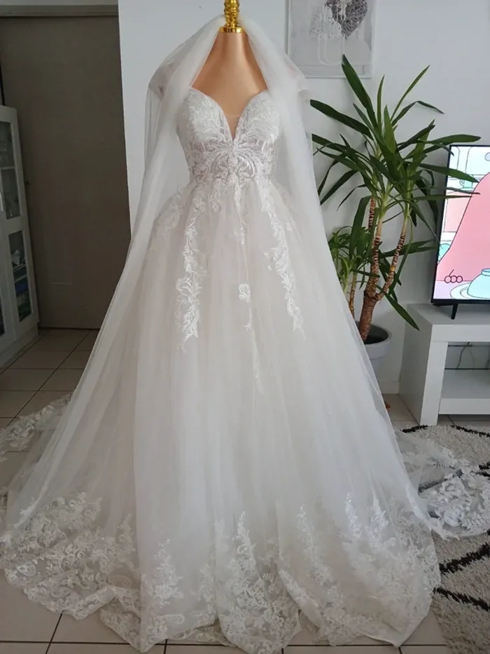 Magnifique Robe de Mariée avec son long Voile Taille L🎉💝 - photo numéro 8