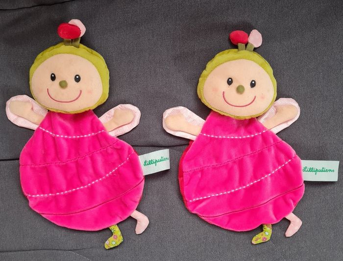 Lot de 2 doudous plat coccinelle marionnette doigts  Lize - Lilliputiens