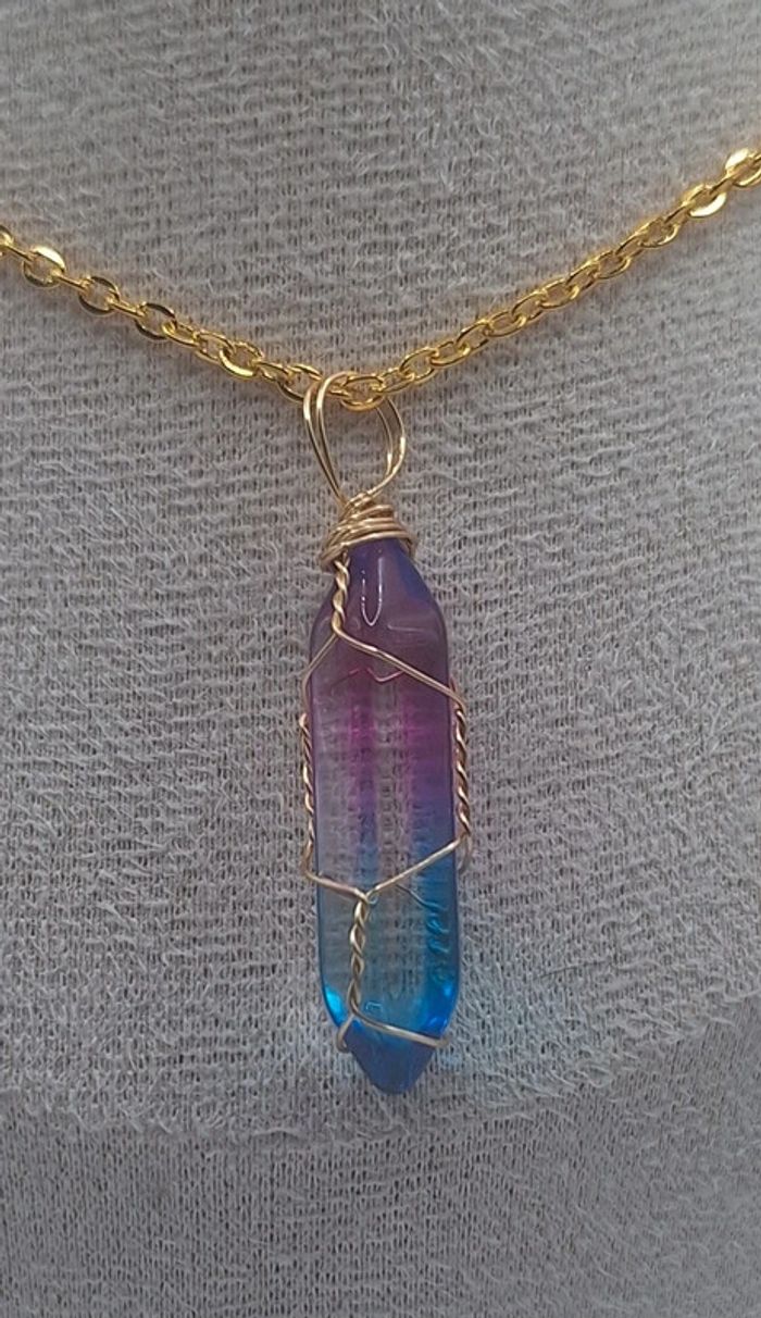 Collier pierre entourée de fil de fer - photo numéro 2
