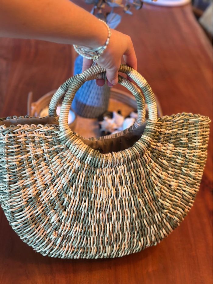Sac panier rond tressé artisanal en osier naturel – Porté main - photo numéro 4