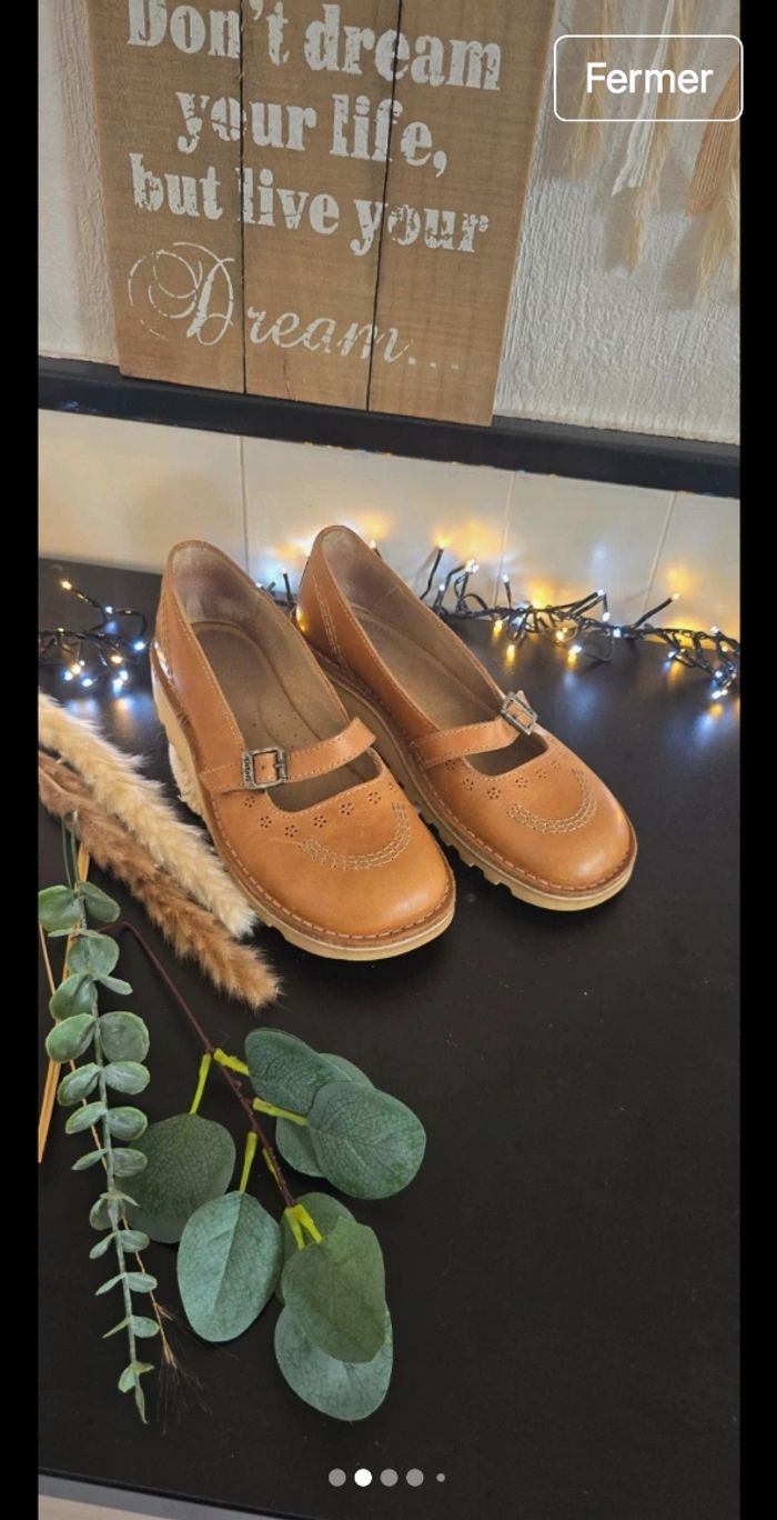 Magnifique paire de Salomé kick mary jane kickers - photo numéro 2