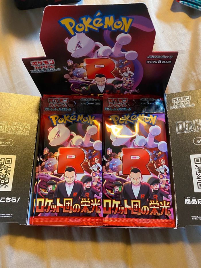 Display de 28 boosters pokémon SV10 japonais