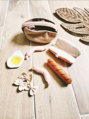 🧺 Dinette panier marron hot dog et differents ingrédients en tissu- peluche