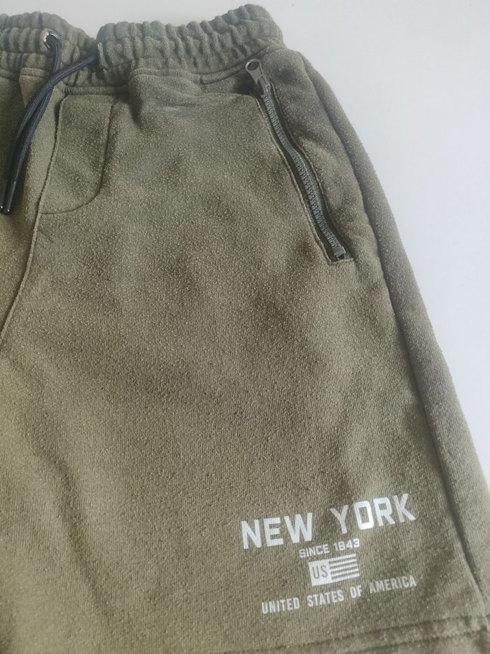 Short XS ou 14 ans - photo numéro 2