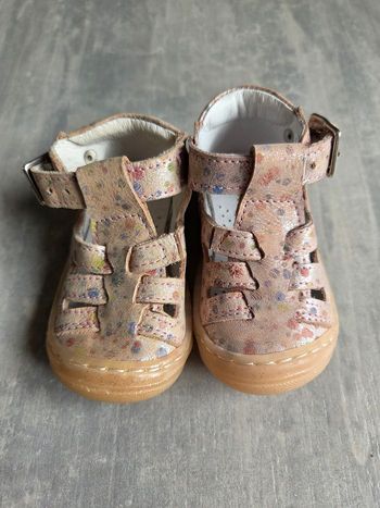 Chaussures en cuir Neuves Bellamy premier pas T18