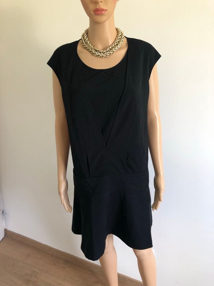 Robe noire neuve à manches courtes See U Soon taille 2