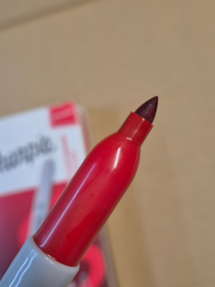 Boîte 12 feutres Sharpie rouges - photo numéro 3
