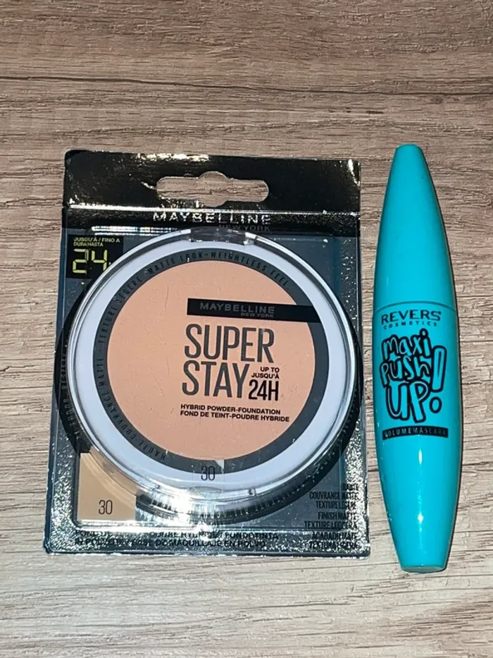 Lot poudre maybeline 24h + mascara revers maxi push up