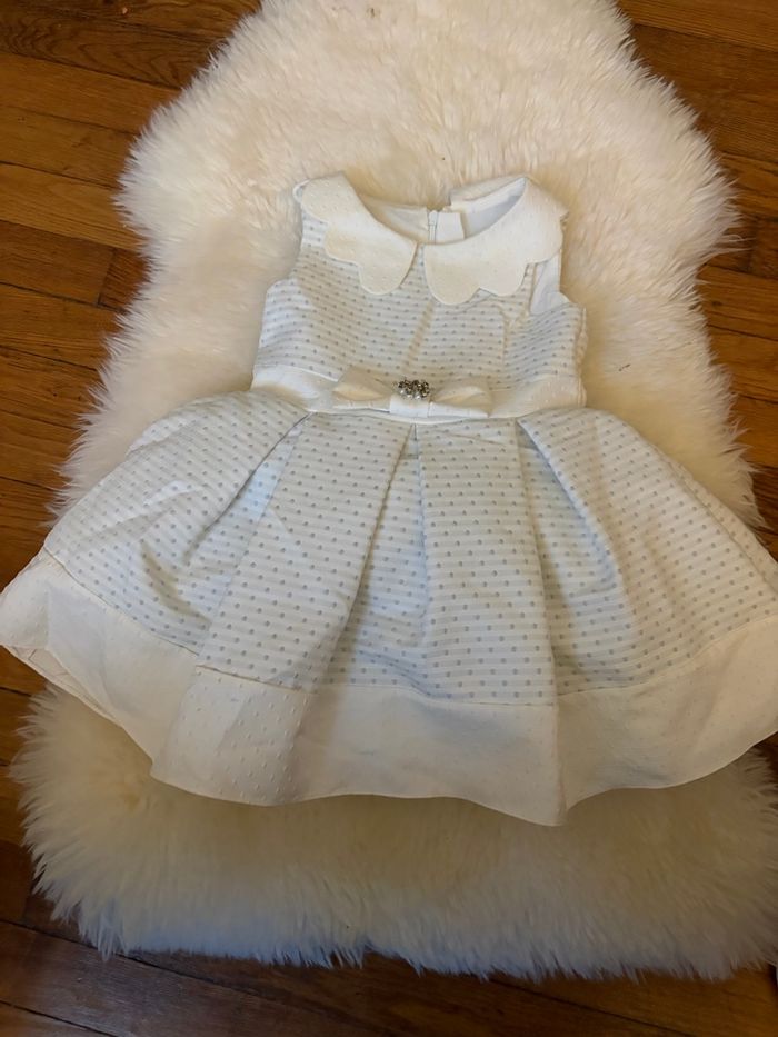Robe de cérémonie bébé-   18 mois Blanc & bleu ciel, col pétale & nœud XXL – Excellent état