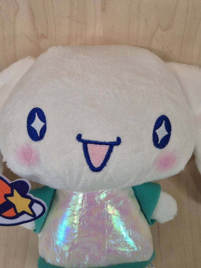 Petite peluche Sanrio Cinnamoroll "Cosmic Café" : verte - photo numéro 2