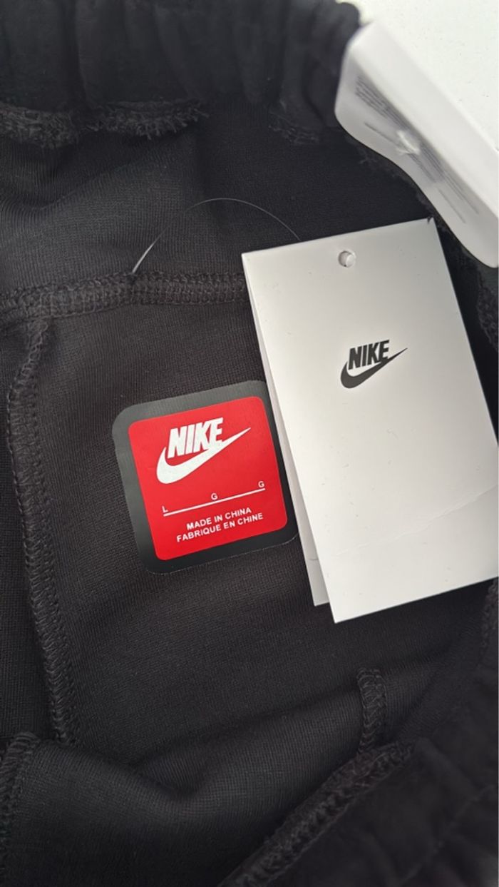 Pantalon Nike tech - photo numéro 3