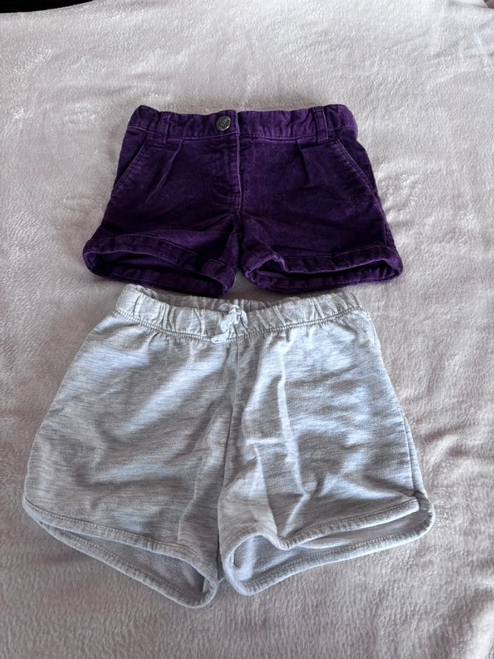 🌸Lot de 2 shorts taille 3 ans 🌸