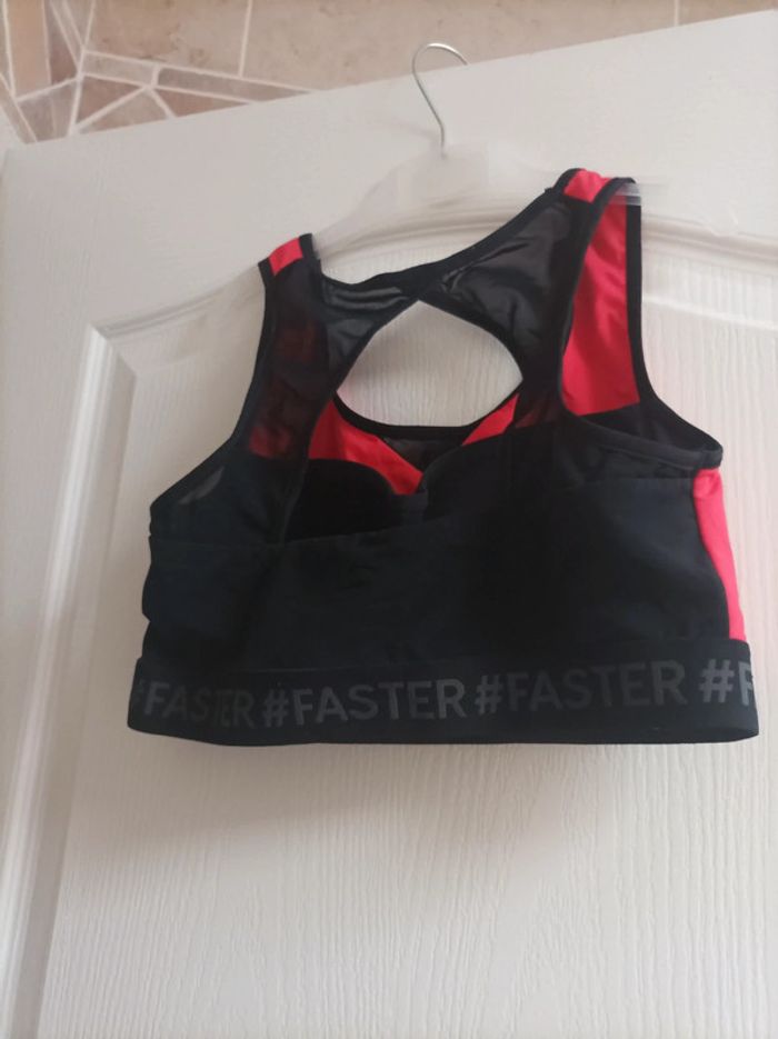 Brassière sport Crivit taille S - photo numéro 2