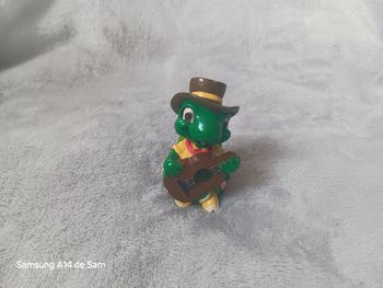 Figurine mascotte dennelys parc