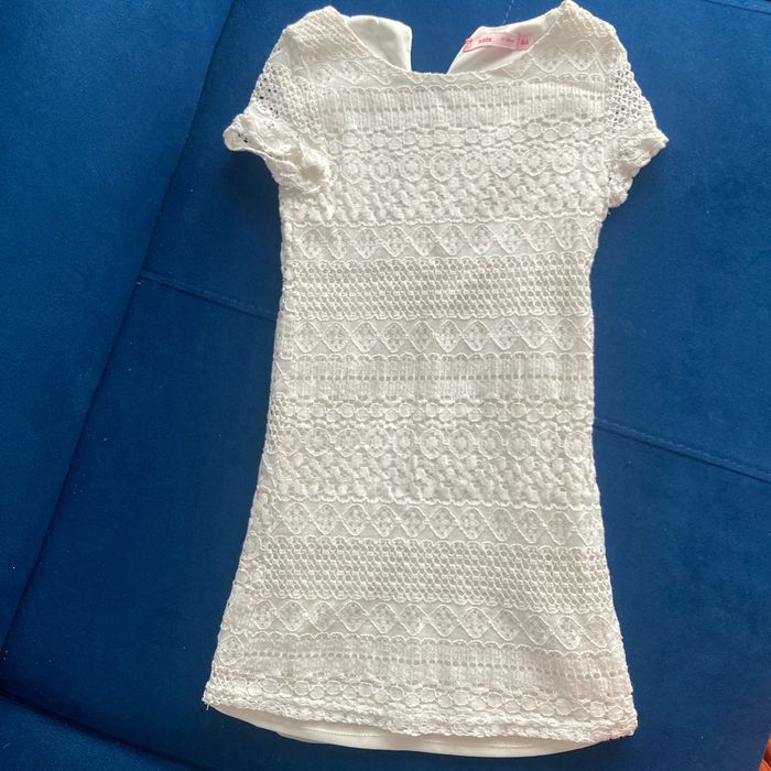 Robe blanche en dentelle 6 ans