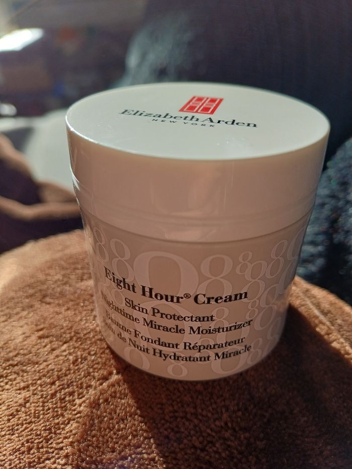 Soin de nuit Eight hour de Elizabeth Arden