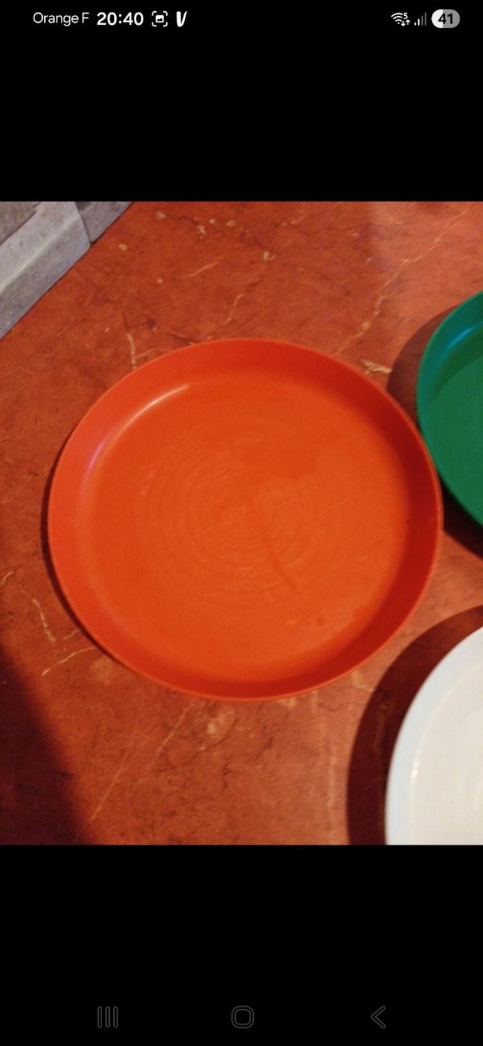 Lot de 3 assiettes en plastique - photo numéro 2
