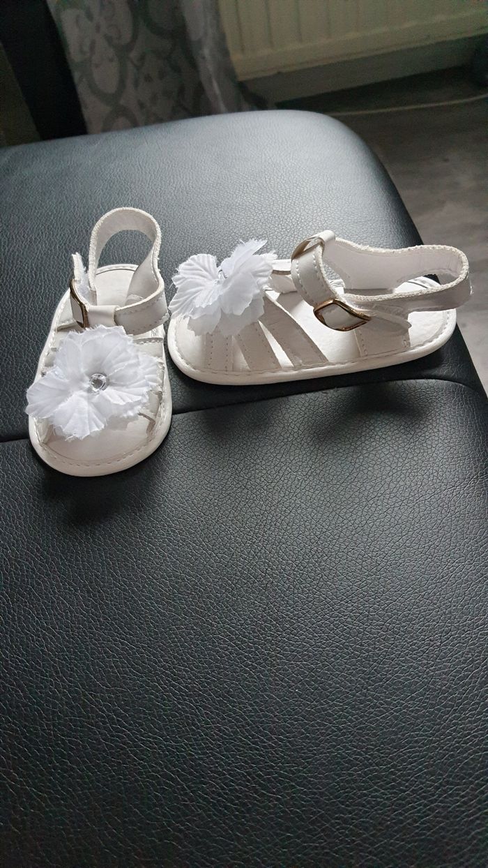 Chaussure taille 21 - photo numéro 2