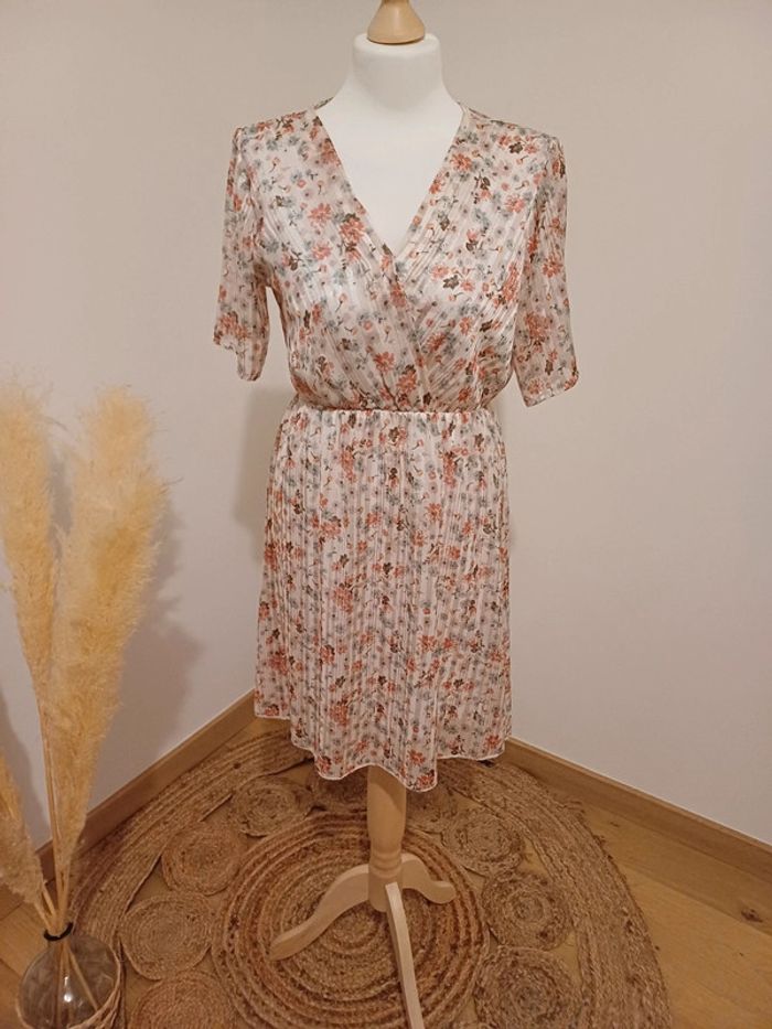 Robe blanche chic cache-coeur fleurie Actuelle taille S/M 36/38