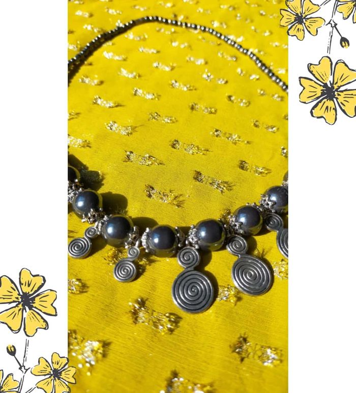 Collier perles grises & breloques spirales – Élégance intemporelle - photo numéro 7