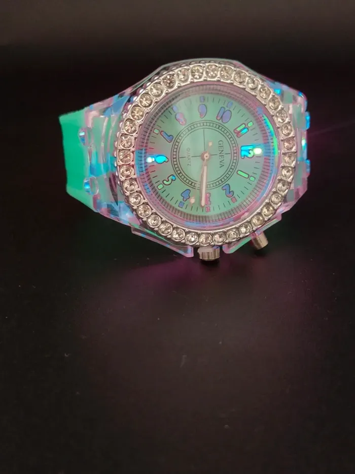 Montre verte fluo, argenté style casino - photo numéro 5