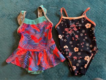 2 maillots de bain 1 pièce