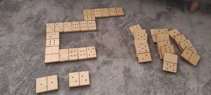 Jeu de domino géant 28 pièces en bois - photo numéro 3