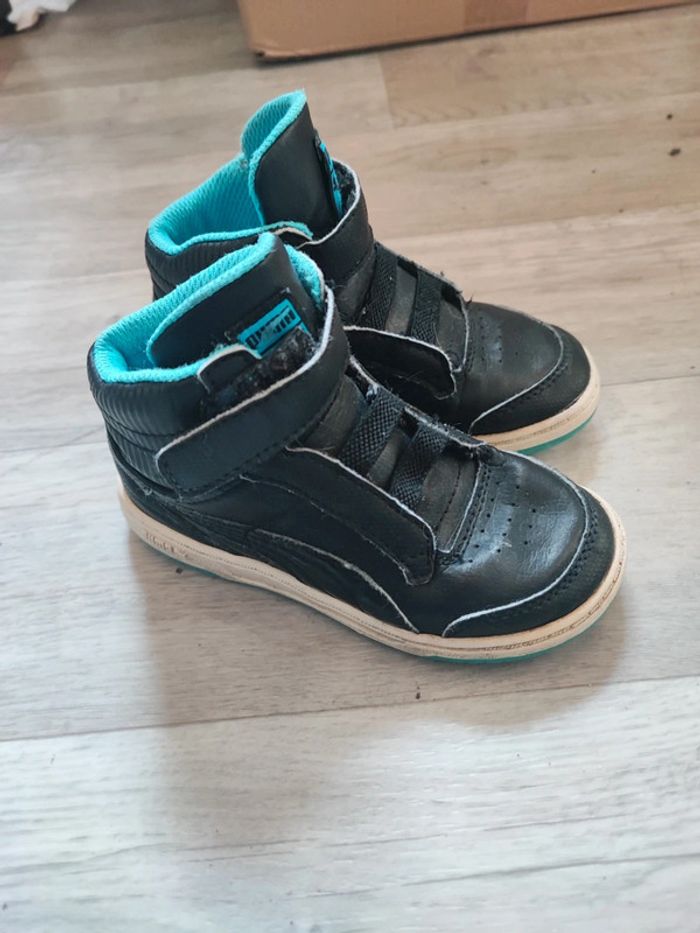 Chaussures taille 25 puma