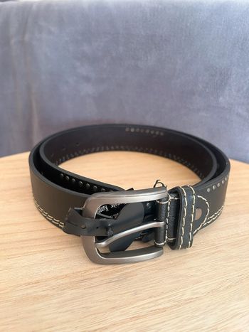 Ceinture neuve avec étiquette véritable cuir 105cm