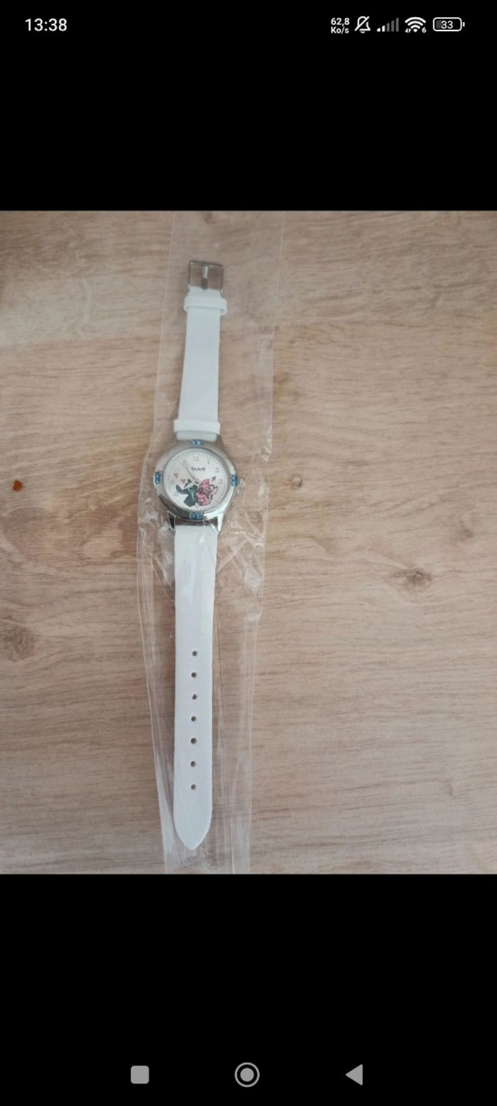 Montre stitch neuve