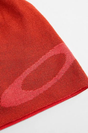 Bonnet Oakley rouge avec logo ellipse - État neuf, taille unique !