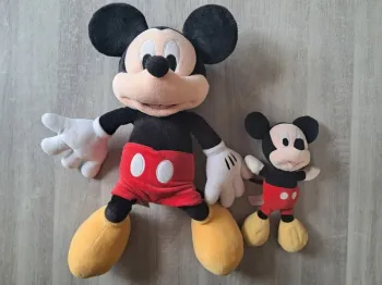 Lot de peluches mickey