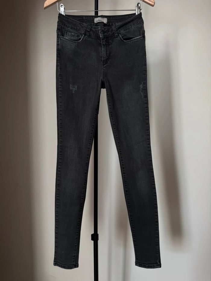 Jean gris W 28 L 32 Vero Moda