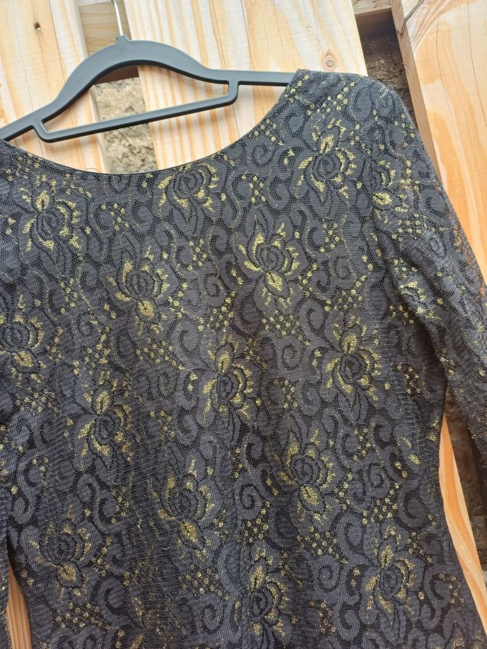 Jolie robe dentelle et or dos nu Gémo taille S - photo numéro 5