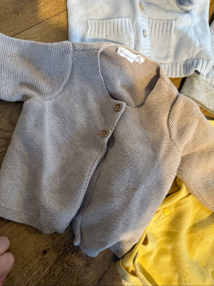 Lot de gilets légers été bébé 3 mois marques - photo numéro 3