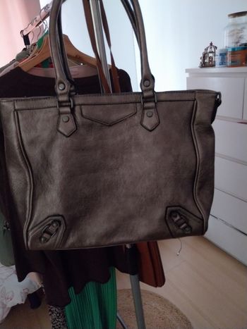 Grand  sac  à  main