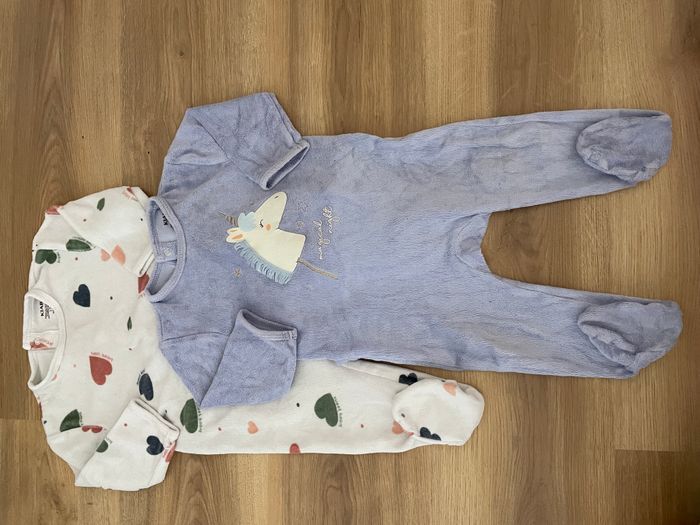 Lot pyjamas 12 mois
