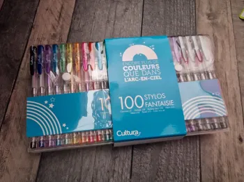 Lot 100 stylos fantaisie