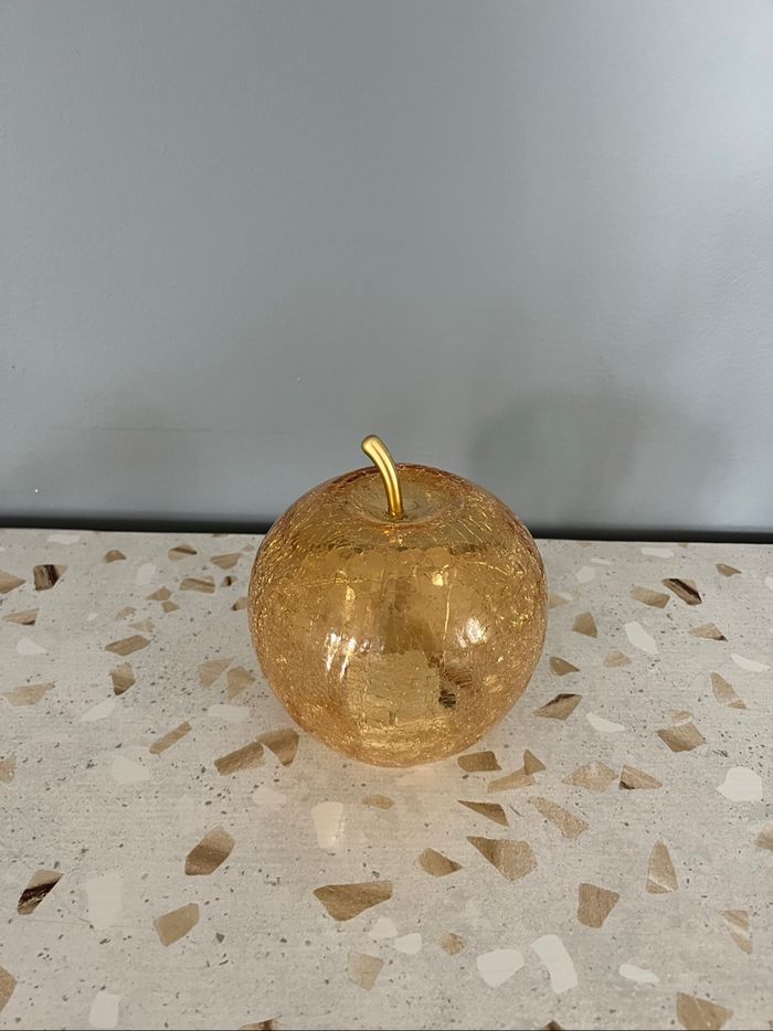 Grosse pomme lumineuse