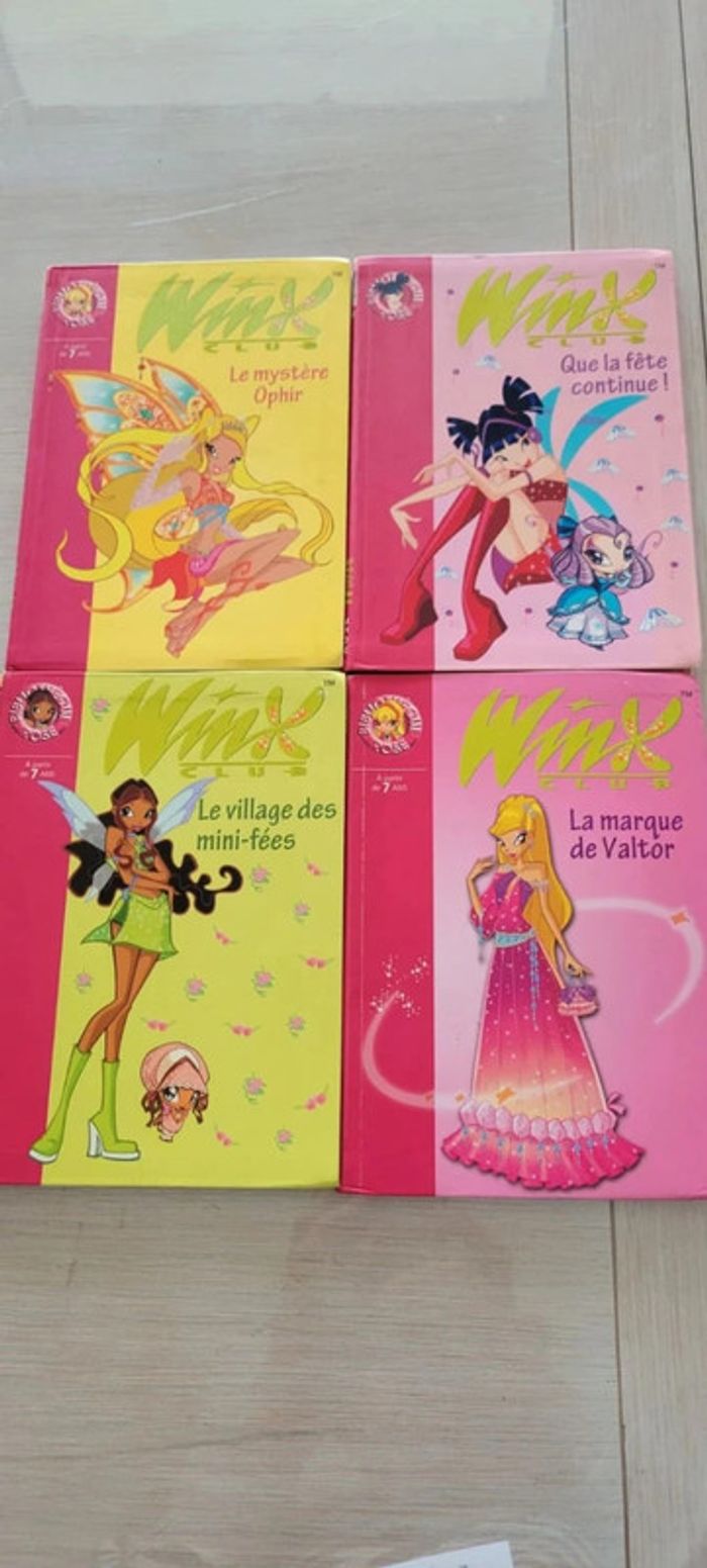 Lot livres WINX