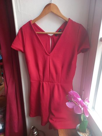 Belle combinaison combi-short sexy rouge taille M