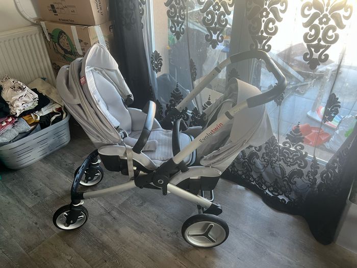 Poussette evolutwins de chez red castle