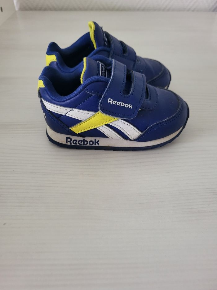 Basket Reebok taille 20 - photo numéro 2