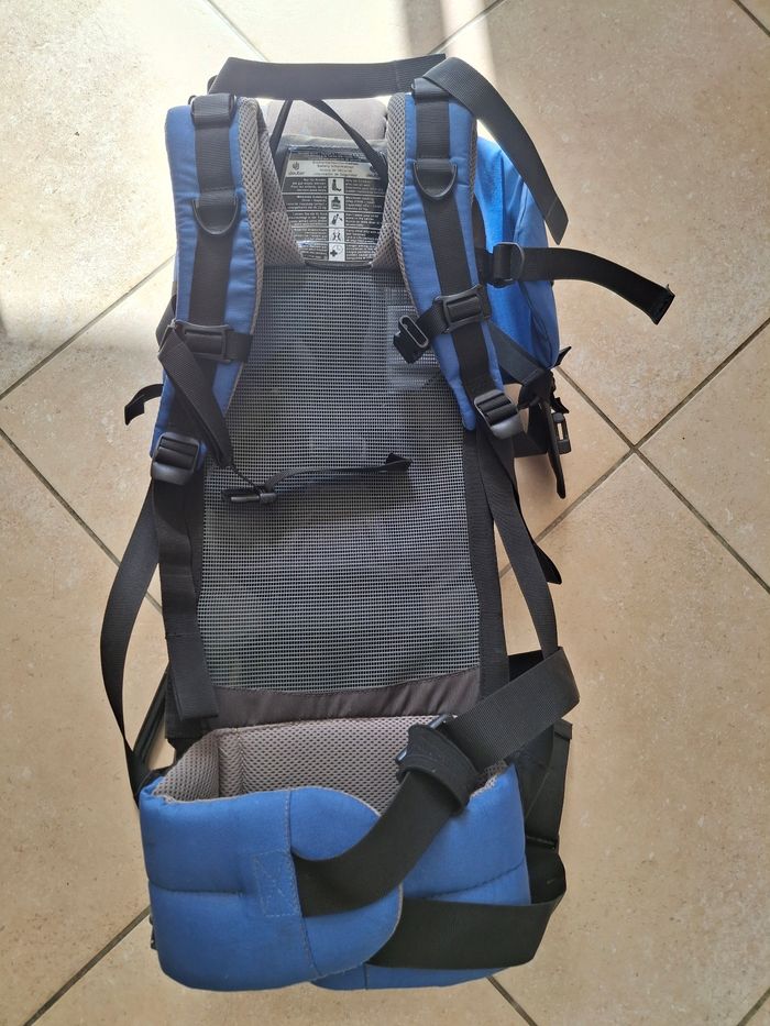 Sac a dos porte bébé Deuter comme neuf - photo numéro 4
