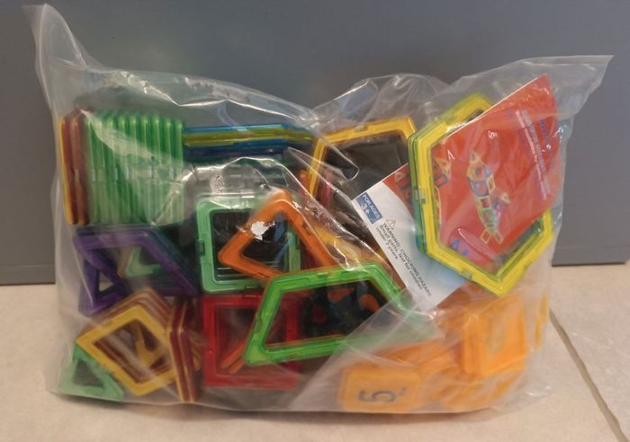 [NEUF] Jeu de construction magnétique – 146 pièces – type Magformers / Magical Magnet