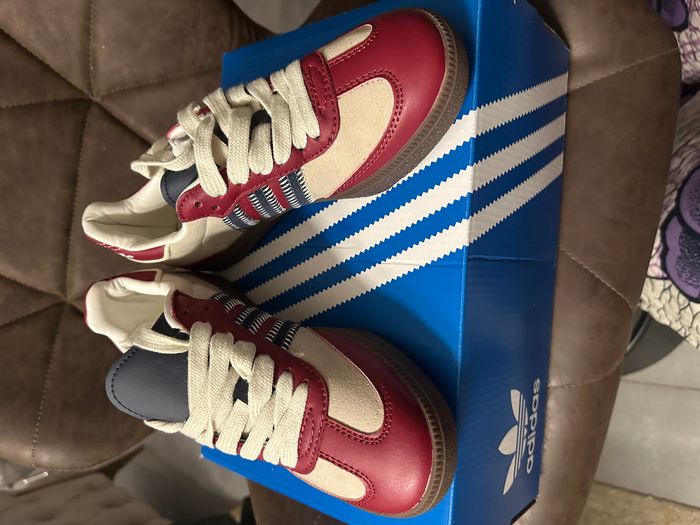 Basket adidas neuve taille 37